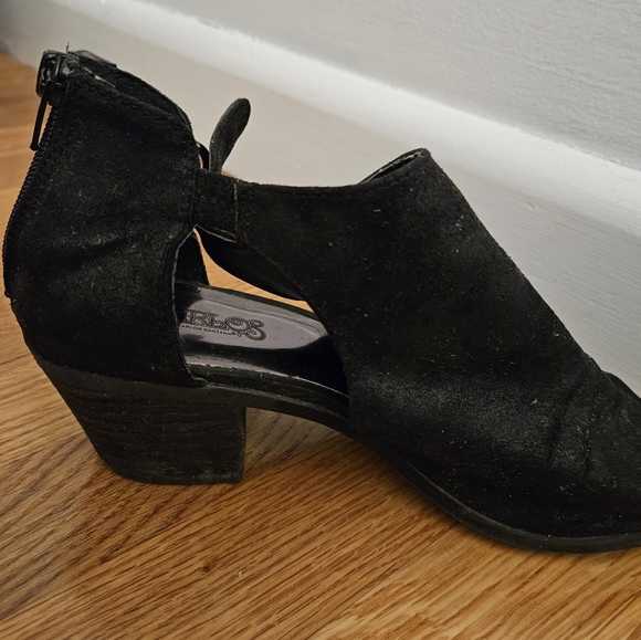 Carlos Short Black Booties - Picture 2 of 2